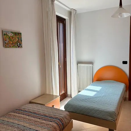 Apartment La Casetta Di Giuly - Locazione Turistica