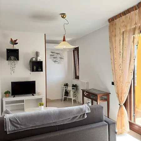 Apartment La Casetta Di Giuly - Locazione Turistica